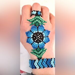 VIBRANT Handmade Huichol Bracelet w/Tiny Glass Chaquira Beads & Finger Hook